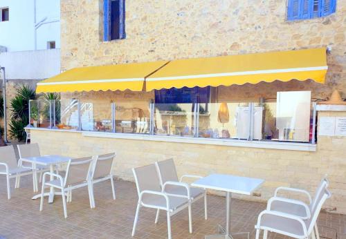 Restaurace v ubytování Kassavetis Center - Hotel Studios & Apartments