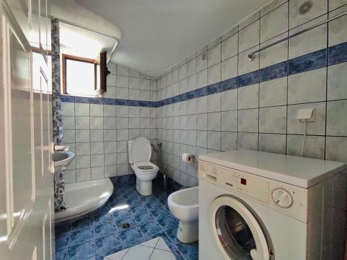Kylpyhuone majoituspaikassa Zosimas House