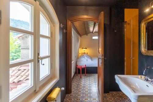 Ванна кімната в Ronco Dell'Abate - Lake Como Relais B&B