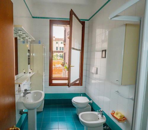 Kylpyhuone majoituspaikassa Love Island Venice
