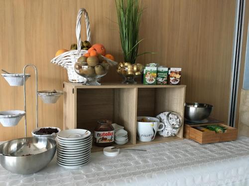 Makanan di atau berdekatan hotel