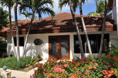 Taman di luar CARIBBEAN WIND