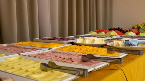 Eten bij of ergens in de buurt van het hotel

