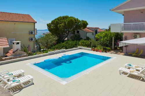 Villa Zen Trogir - Apartment Okrug, Heated pool, EV Type 2