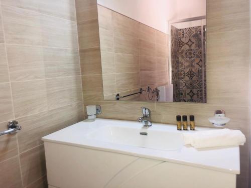 A bathroom at Sicilian Garden