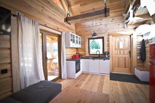 Dapur atau dapur kecil di Dom z bala Sosnowy