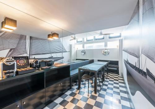 Gallery image of Oporto Street Fonte Taurina - Riverfront Suites in Porto