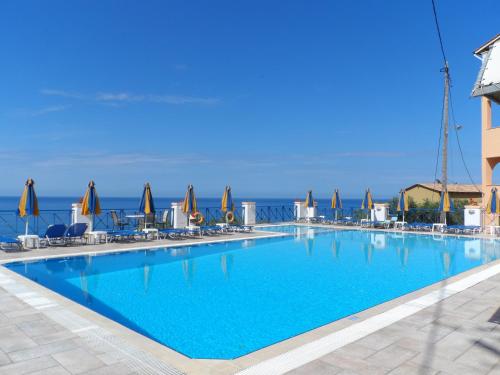 Bazén v ubytování Lido Sofia Holidays nebo v jeho okolí