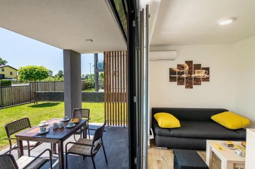 Χώρος καθιστικού στο Apartmaji BANONIA