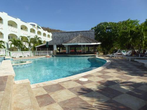 Bazén v ubytování Kalinago Beach Resort nebo v jeho okolí