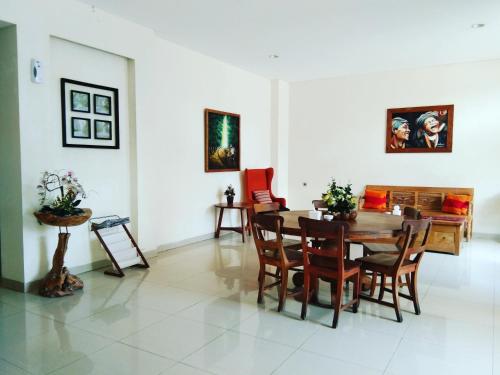 Imagen de la galería de Antika Hotel, en Rembang