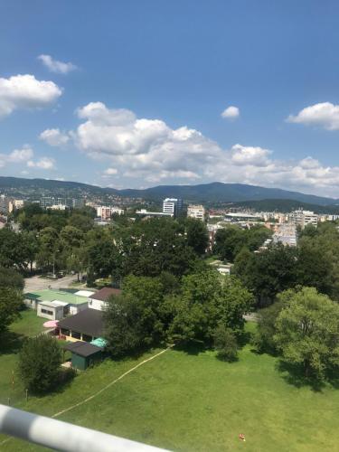 Nespecifikovaný výhled na hory nebo výhled na hory při pohledu z apartmánu