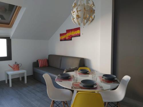 Ruang duduk di Bnbook Medea Apartments