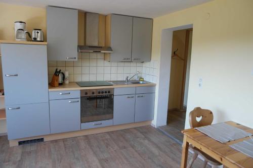 Dapur atau dapur kecil di Ferienwohnung Woelfel