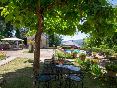 A garden outside Holiday Home Vedi Torre by Interhome