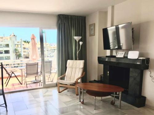 Apartamento en Puerto Marina B32