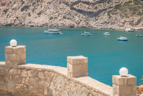 Fotografie z fotogalerie ubytování Psaravolada Hotel Milos v destinaci Agia Kiriaki Beach