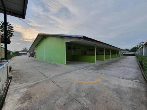 Gallery image of เจิดจรัสรีสอร์ทโรงแรม24ชม in Chon Buri