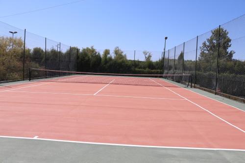 Εγκαταστάσεις για τένις ή/και σκουός στο Curia Clube ή εκεί κοντά