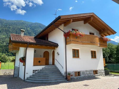 Gallery image of Villa Golf in Pinzolo