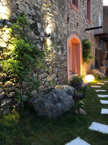 Κήπος έξω από το 1722 Chambres de Charmes