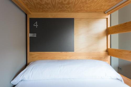 Postel nebo postele na pokoji v ubytování Yeah Barcelona Hostel