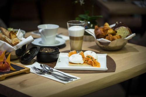 Jídlo v hotelu nebo okolí