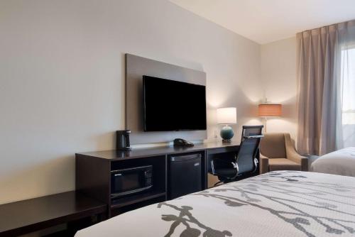Μια τηλεόραση ή/και κέντρο ψυχαγωγίας στο Sleep Inn East Camden