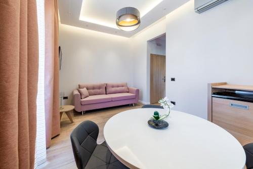 Χώρος καθιστικού στο Casa Antika Suites