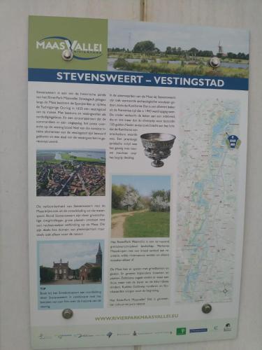 Imagen de la galería de Het Gildehuis met sauna en jacuzzi, en Stevensweert