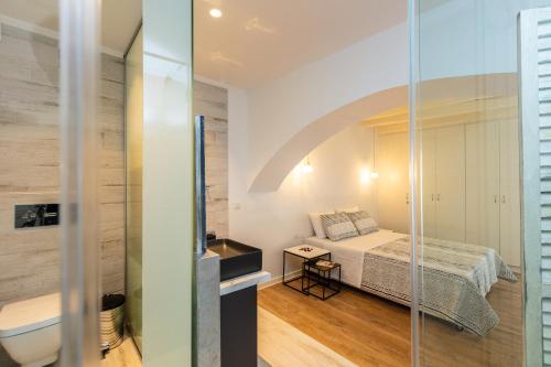 Anne Apartment, at the Venetian Port of Rethimno!