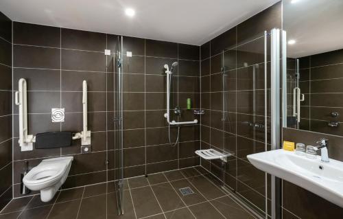 Ванная комната в JUFA Hotel Hamburg HafenCity
