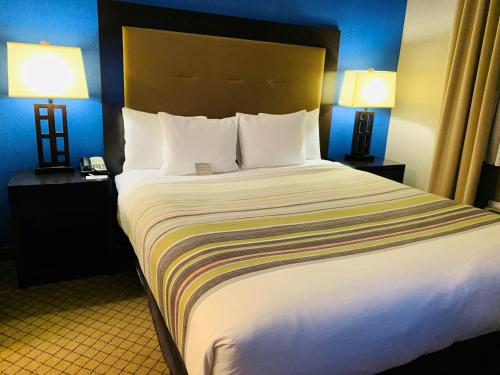 Country Inn & Suites by Radisson, San Jose International Airport, CA Image