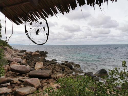 a view of the ocean from a beach at Tao Thong Villa 2 in Ko Tao