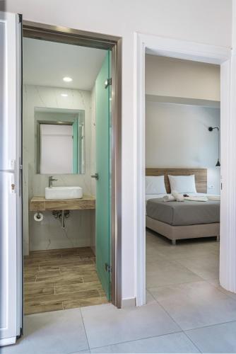 Katil atau katil-katil dalam bilik di Antonis apartments