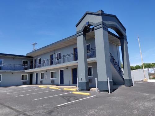 an empty parking lot in front of a building at Cedar Cove in Sandusky