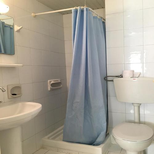 Ένα μπάνιο στο Aigialis Apartments & Studios
