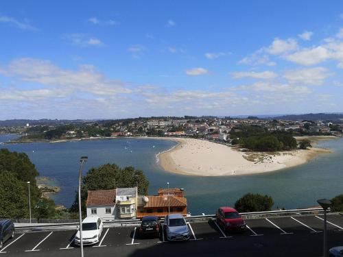 Apartamento Playa Terrazas, Oleiros, Spain - Booking.com