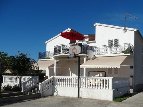 Primošten Apartman Dino