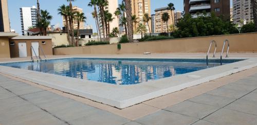 Imagen de la galería de Junto Playa Levante con terraza Chill-Out-2 WCs-A ESTRENAR Gemelos 23, en Benidorm