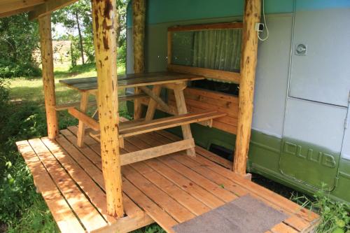 Balkón nebo terasa v ubytování Caravan Yard