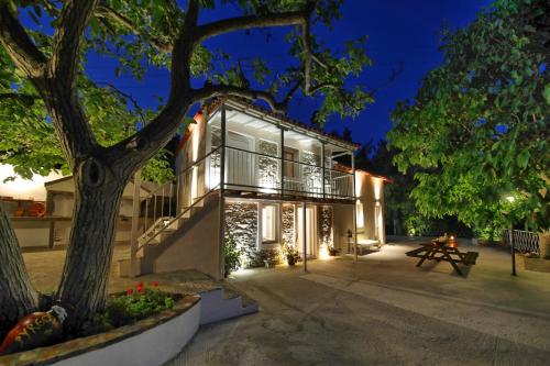 Pyrgos Country House