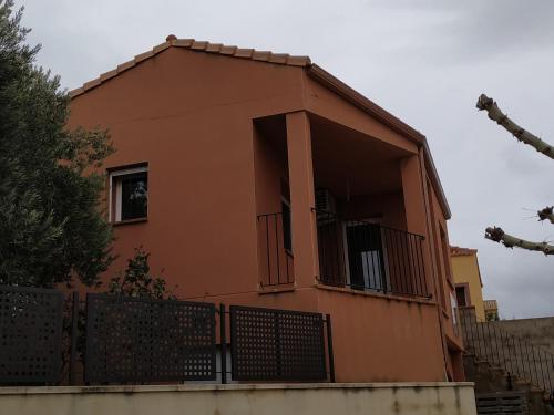 Το κτήριο όπου στεγάζεται  το διαμέρισμα