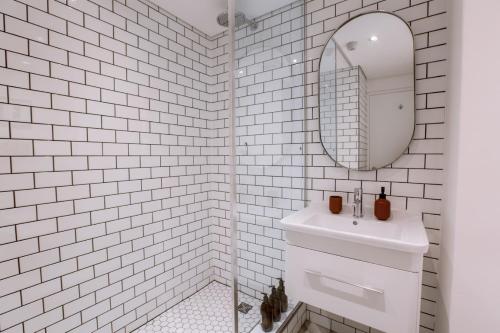 Ванная комната в Tuynhuys Stylish, Modern, Walk to Restaurants and CBD
