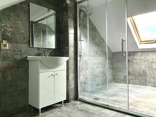 Ένα μπάνιο στο Cabana Cota 1700