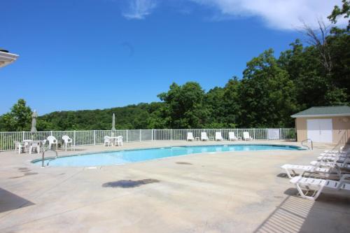 Πισίνα στο ή κοντά στο Lake Ozarks Get Away Portside