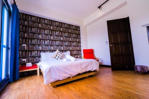 Imagem da galeria de 黑琵軼棧湖濱旅宿 K&B Happy Hostel em Tainan