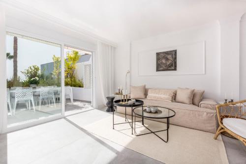 Bella Vista Puerto Banus apartment with sea views