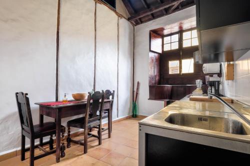 Kuchyň nebo kuchyňský kout v ubytování Casa Tradicional Canaria - I
