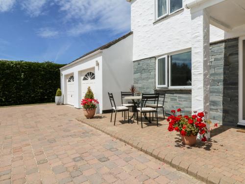 Trevore Farmhouse – Photos 3